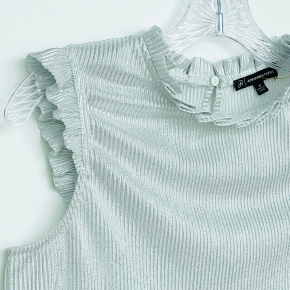 Adrianna Papell Metallic Silver Pleated Sleeveless Blouse Ruffle keyhole/Button - Picture 4 of 11